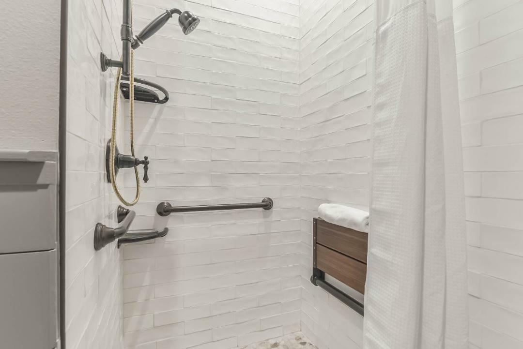 Harborwalk Lodge Hitchcock 외부 사진